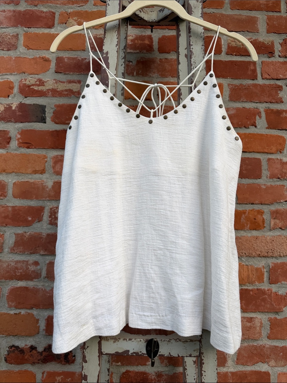 Moon River White Textured Camisole with Stud Trim - Picture 1 of 6